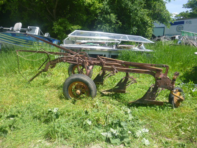 lot 5 image: Pull Type Plow
