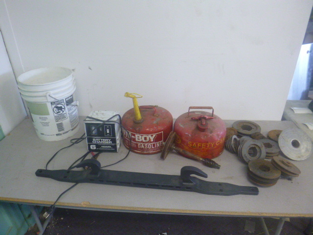 lot 133 image: Miscellaneous Garage Items