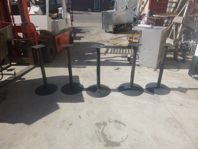 lot 139 image: 5 Table Stands