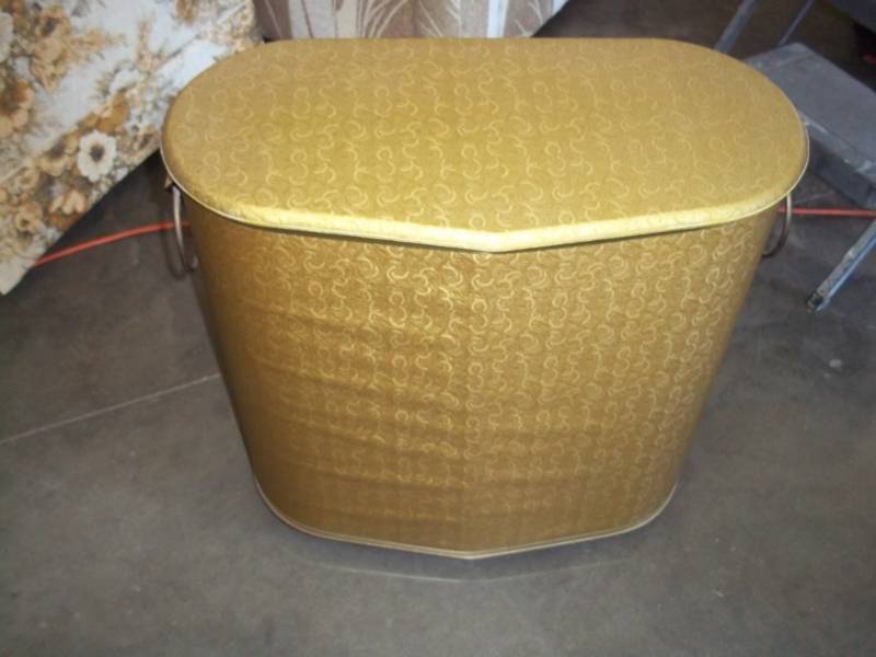 lot 36 image: Vintage Hamper
