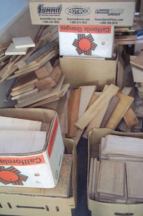 lot 45 image: Large lot of assorted wood