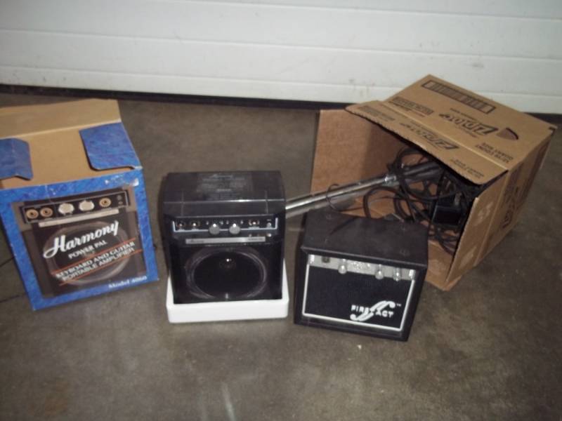 lot 47 image: Guitar and Keyboard amps