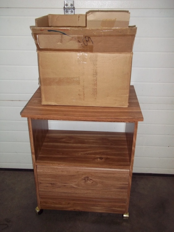 lot 49 image: Microwave cart with dishes