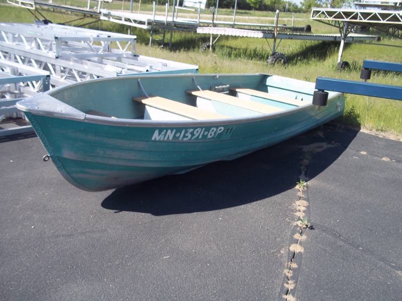 lot 1 image: 1968 Chrestliner 14 Fishing Boat