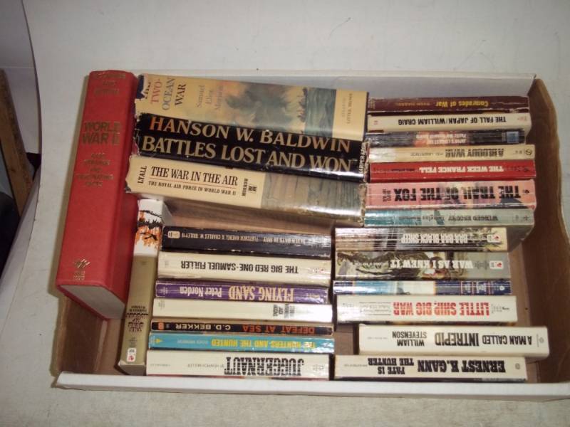 lot 6 image: World War Books 21 paperback and 4 hardcover