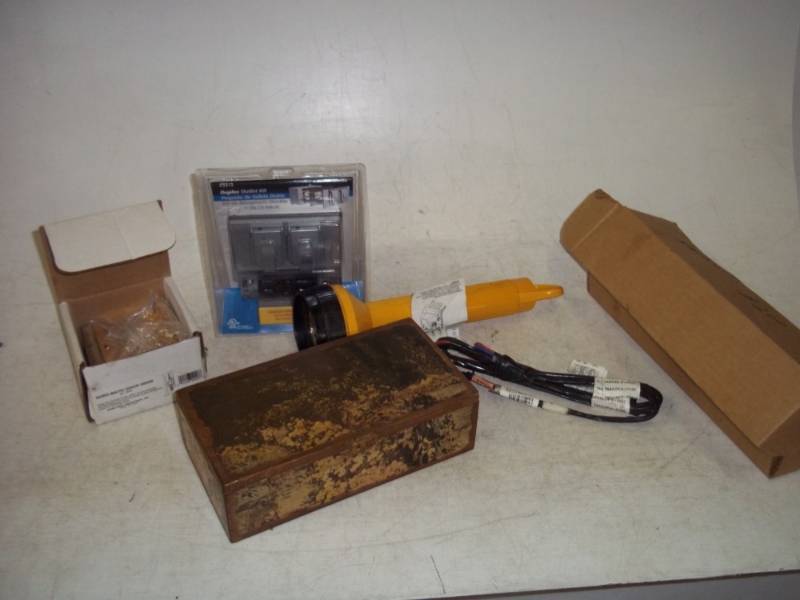 lot 56 image: Wood Trinket box, flashlight, misc hardware