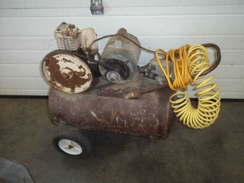 lot 58 image: Air Compressor