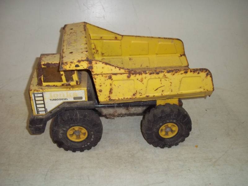 lot 60 image: Vintage Tonka Truck