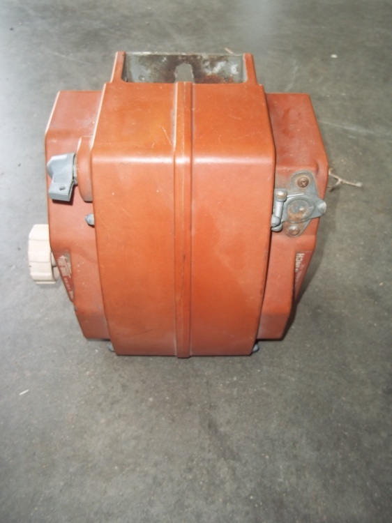 lot 64 image: Electric winch