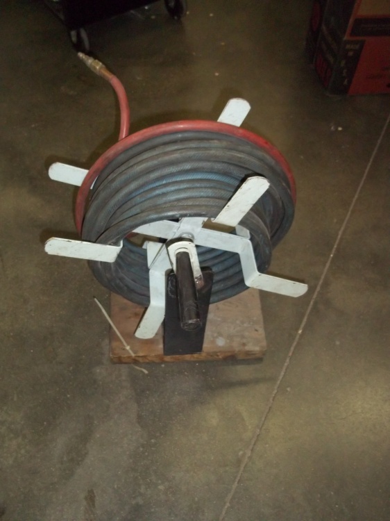lot 85 image: Air Hose with Reel