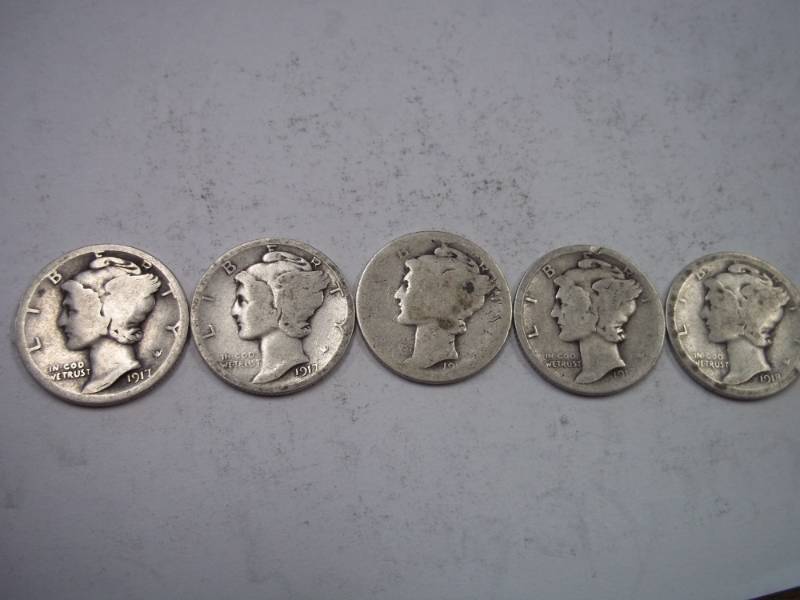 lot 113 image: Group Lot of 5  90% Silver Mercury Dimes