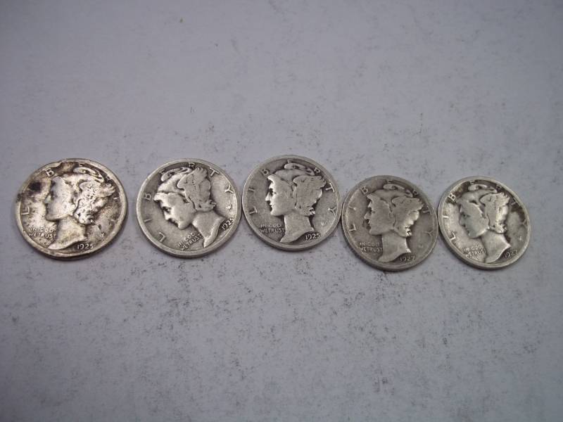lot 121 image: Group Lot of 5  90% Silver Mercury Dimes