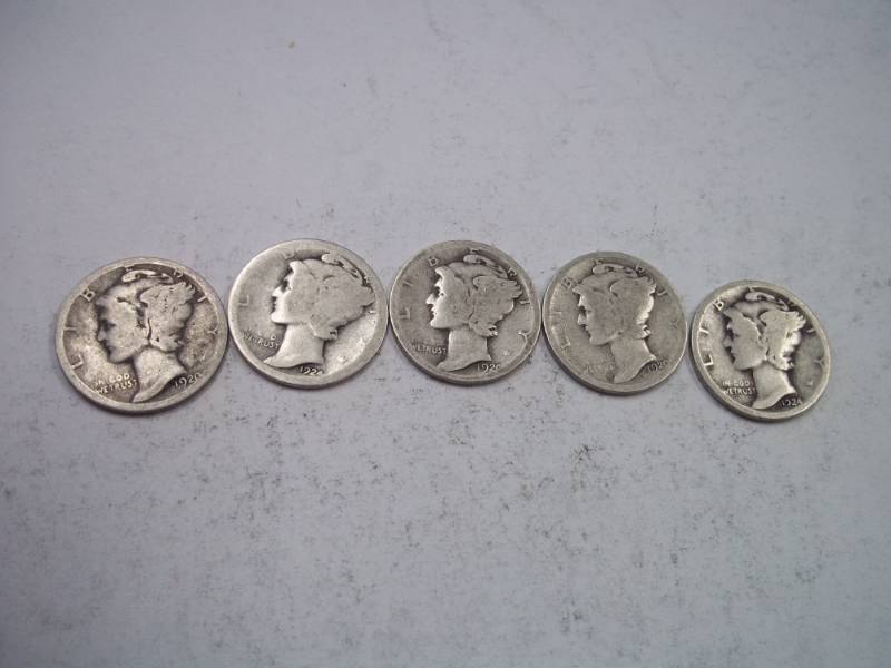 lot 122 image: Group Lot of 5  90% Silver Mercury Dimes