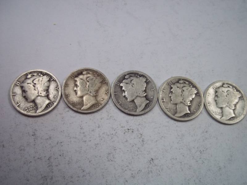 lot 123 image: Group Lot of 5  90% Silver Mercury Dimes
