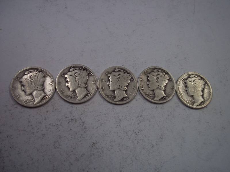 lot 125 image: Group Lot of 5  90% Silver Mercury Dimes