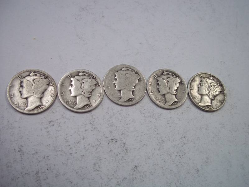lot 126 image: Group Lot of 5  90% Silver Mercury Dimes