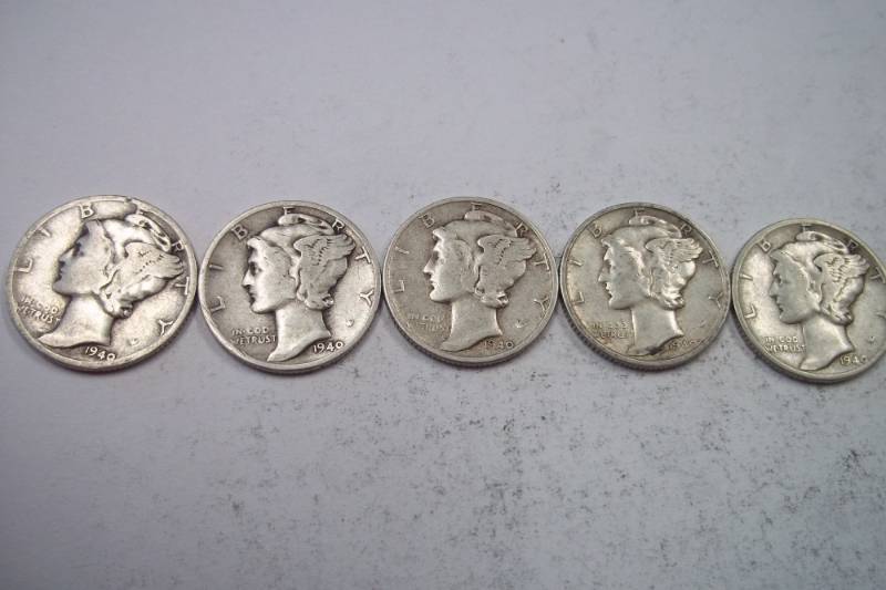 lot 127 image: Group Lot of 5  90% Silver Mercury Dimes 1940