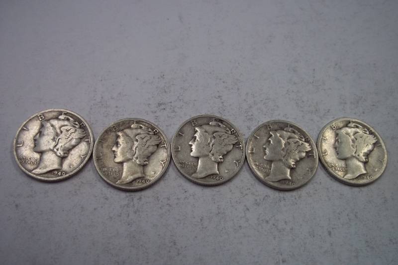 lot 128 image: Group Lot of 5  90% Silver Mercury Dimes 1940