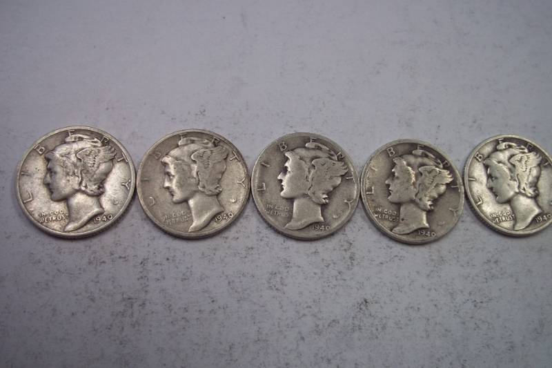 lot 129 image: Group Lot of 5  90% Silver Mercury Dimes 1940