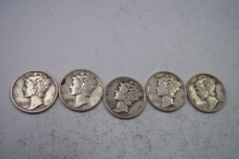 lot 131 image: Group Lot of 5  90% Silver Mercury Dimes 1941