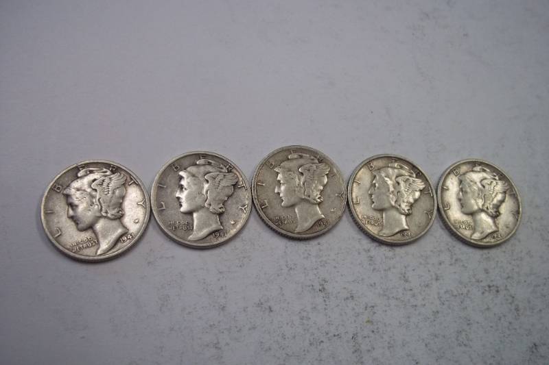 lot 134 image: Group Lot of 5  90% Silver Mercury Dimes 1941