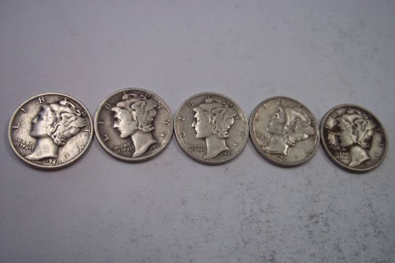 lot 135 image: Group Lot of 5  90% Silver Mercury Dimes 1941