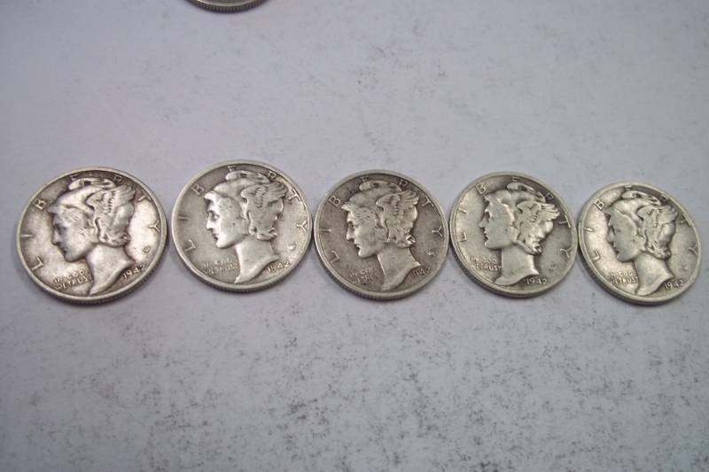 lot 137 image: Group Lot of 5  90% Silver Mercury Dimes 1942