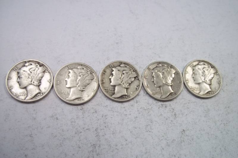 lot 139 image: Group Lot of 5  90% Silver Mercury Dimes 1942