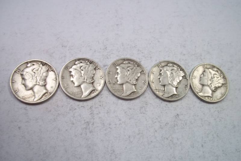 lot 141 image: Group Lot of 5  90% Silver Mercury Dimes 1942