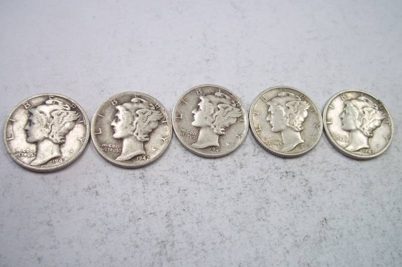 lot 142 image: Group Lot of 5  90% Silver Mercury Dimes 1942