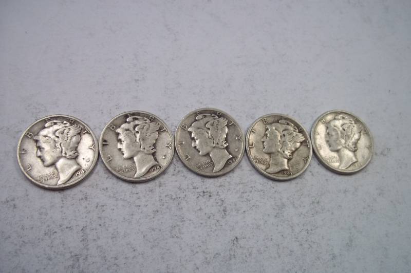 lot 144 image: Group Lot of 5  90% Silver Mercury Dimes 1943