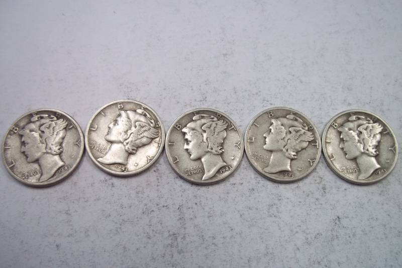 lot 145 image: Group Lot of 5  90% Silver Mercury Dimes 1943