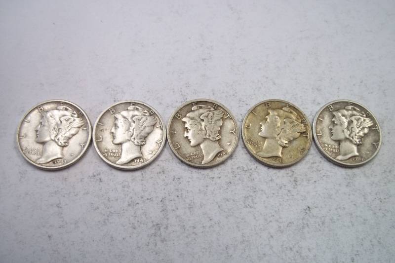 lot 146 image: Group Lot of 5  90% Silver Mercury Dimes 1943