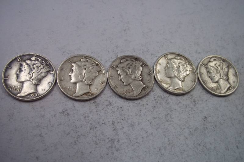 lot 147 image: Group Lot of 5  90% Silver Mercury Dimes 1943