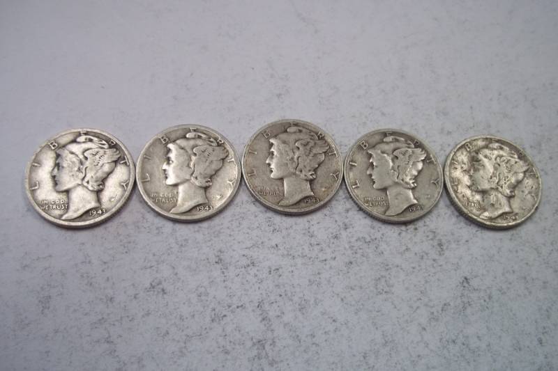 lot 152 image: Group Lot of 5  90% Silver Mercury Dimes 1943
