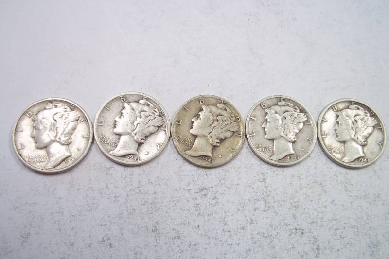 lot 155 image: Group Lot of 5  90% Silver Mercury Dimes 1943