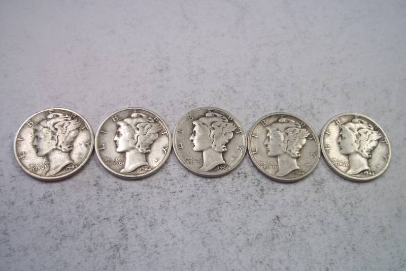 lot 163 image: Group Lot of 5  90% Silver Mercury Dimes 1944