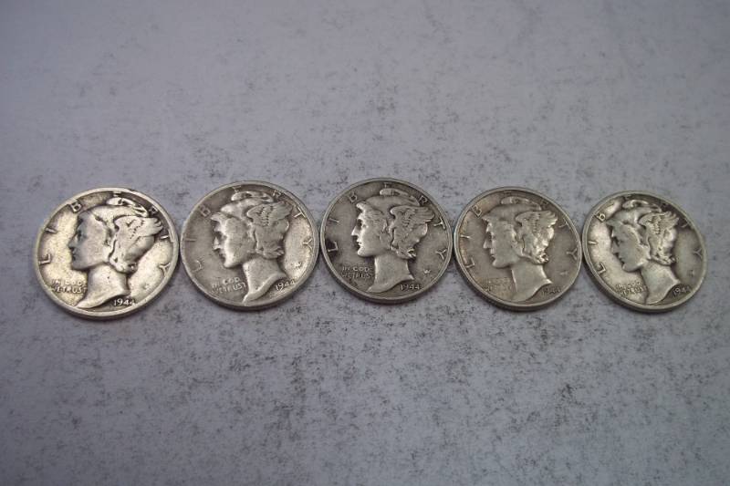 lot 164 image: Group Lot of 5  90% Silver Mercury Dimes 1944