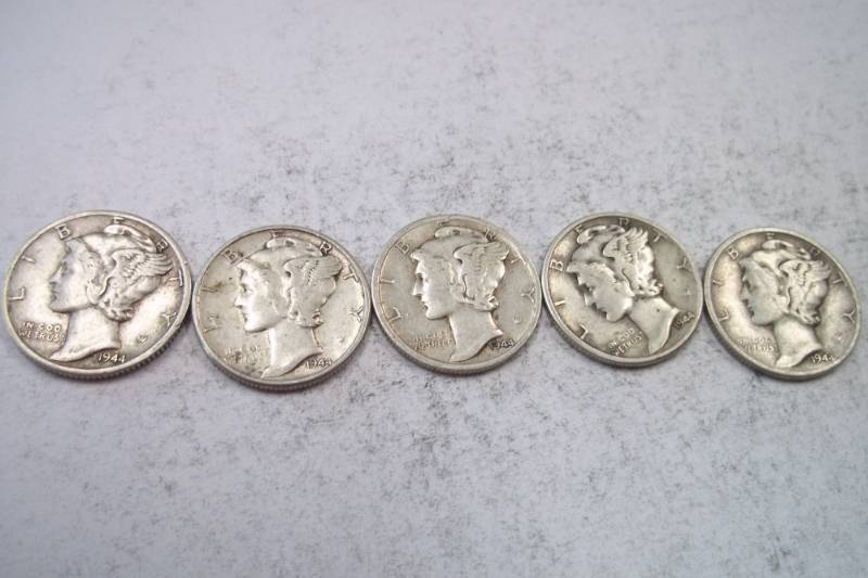 lot 165 image: Group Lot of 5  90% Silver Mercury Dimes 1944
