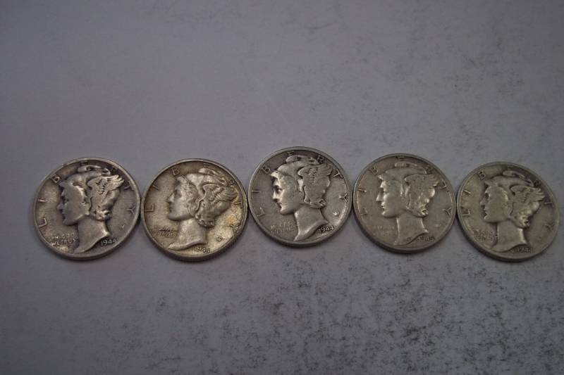 lot 167 image: Group Lot of 5  90% Silver Mercury Dimes 1944