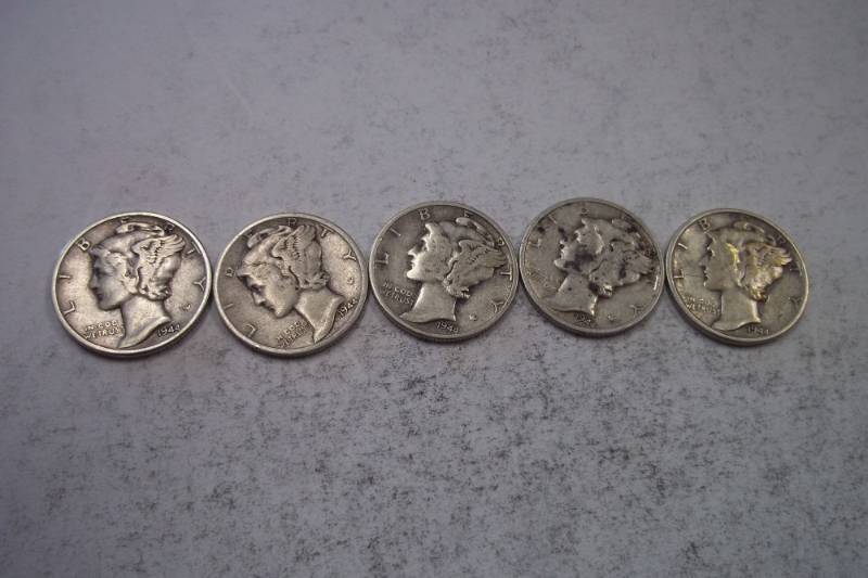 lot 171 image: Group Lot of 5  90% Silver Mercury Dimes 1944