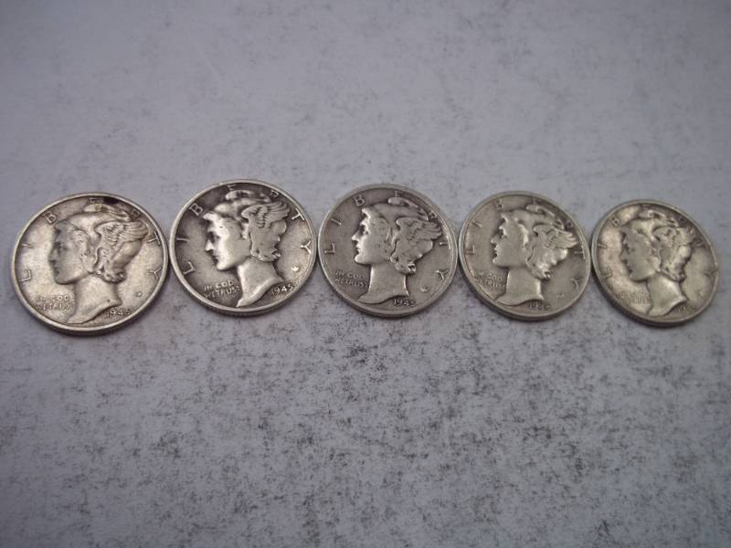 lot 172 image: Group Lot of 5  90% Silver Mercury Dimes 1945