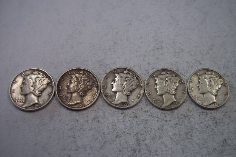 lot 174 image: Group Lot of 5  90% Silver Mercury Dimes 1945
