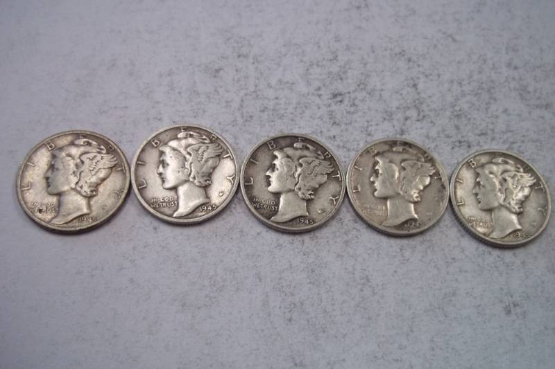 lot 175 image: Group Lot of 5  90% Silver Mercury Dimes 1945