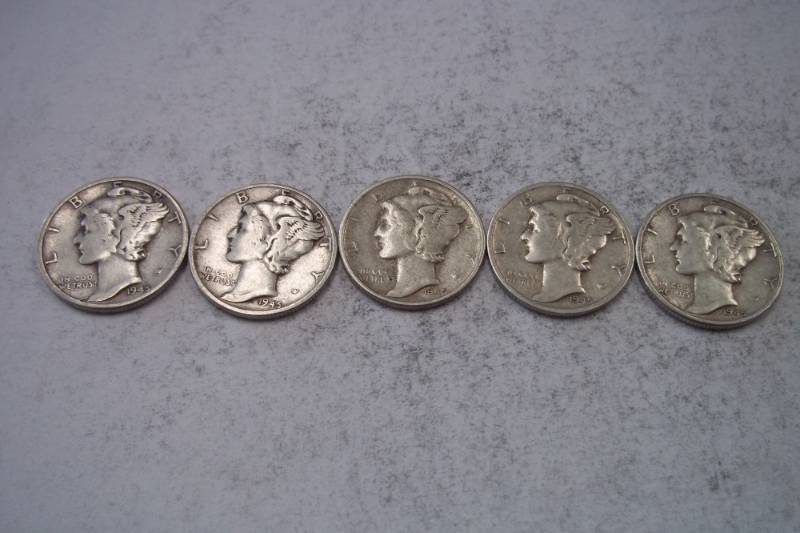 lot 177 image: Group Lot of 5  90% Silver Mercury Dimes 1945