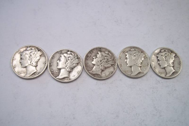 lot 180 image: Group Lot of 5  90% Silver Mercury Dimes 1945