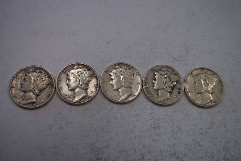 lot 182 image: Group Lot of 5  90% Silver Mercury Dimes 1945