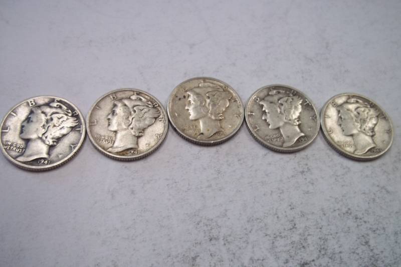 lot 183 image: Group Lot of 5  90% Silver Mercury Dimes