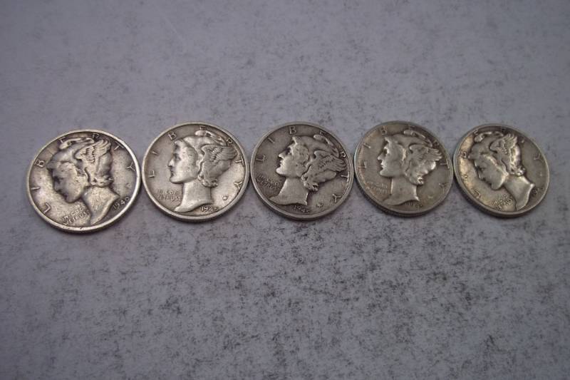 lot 184 image: Group Lot of 5  90% Silver Mercury Dimes