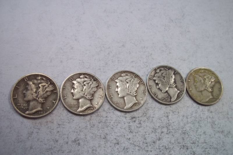 lot 185 image: Group Lot of 5  90% Silver Mercury Dimes